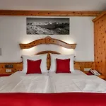 Hubertushof Hotel 4*