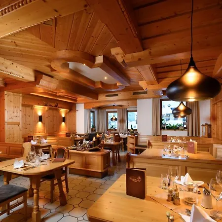 Отель Hubertushof 4*