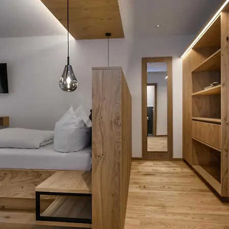 Hubertushof Отель Гроссарль