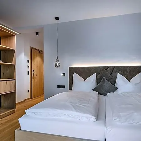 Hubertushof Hotel 4*