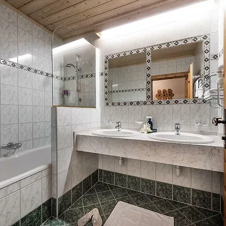 Hubertushof 4* Гроссарль