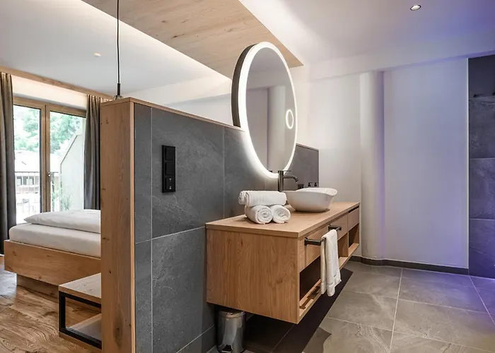 Hubertushof Hotel 4*